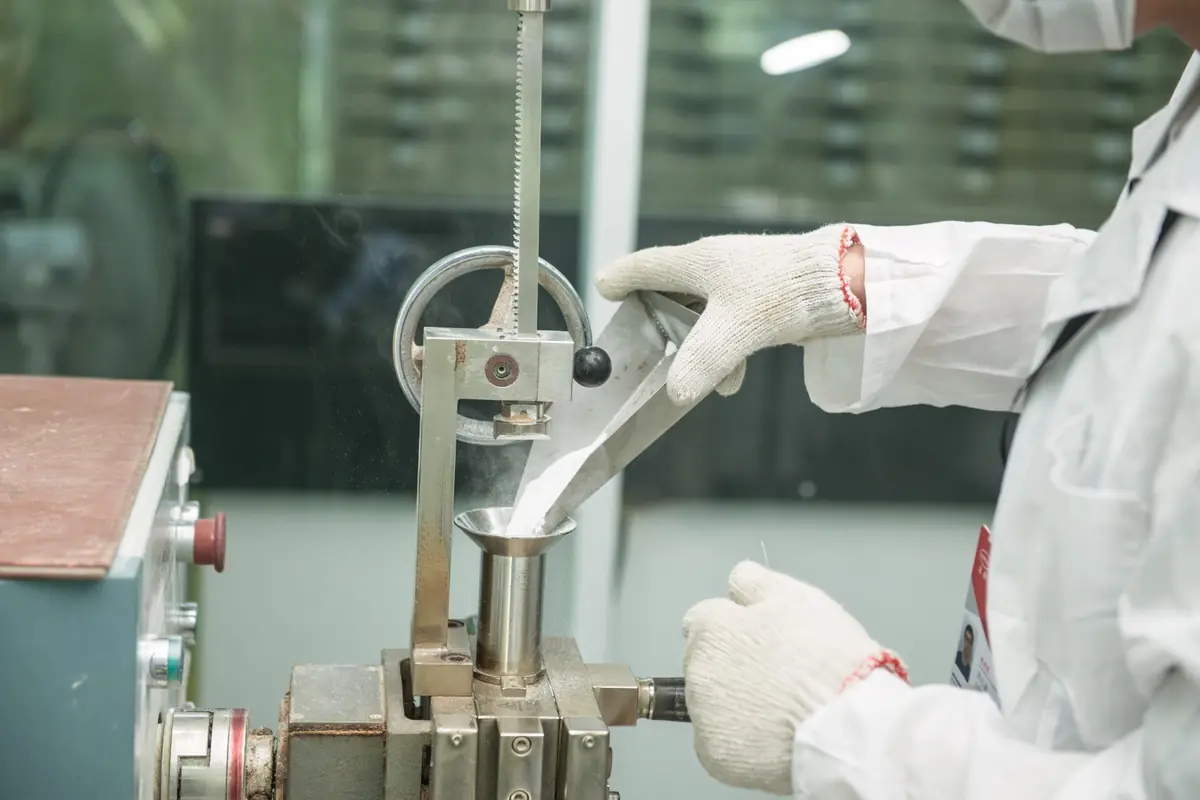 Laboratory testing of calcium-zinc stabilizer powder for calendered PVC
